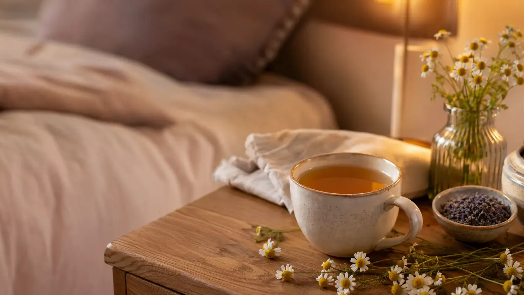 How to easily improve your sleep: Tips and natural methods article cover